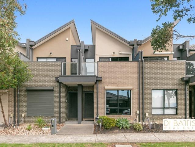Townhouse for sale in Camerons Creek, Victoria