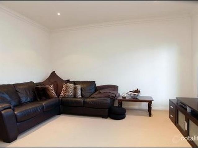 Townhouse for rent in Camerons Creek, Victoria