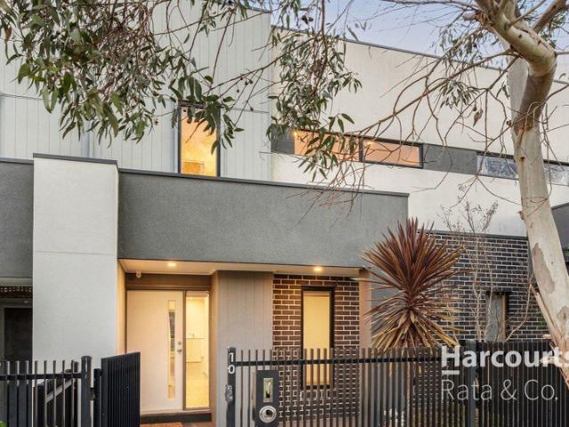 Townhouse for sale in Camerons Creek, Victoria