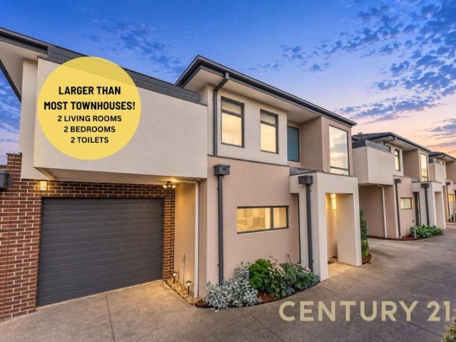 Townhouse for sale in Camerons Creek, Victoria