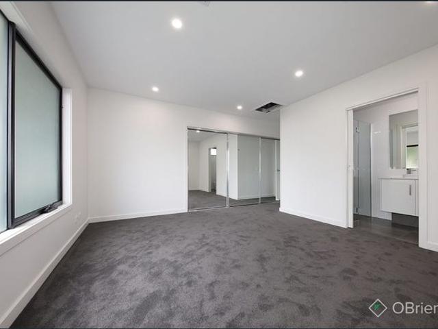 Townhouse for rent in Camerons Creek, Victoria