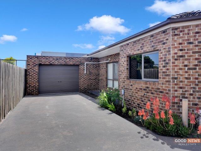 Cottage for sale in Camerons Creek, Victoria