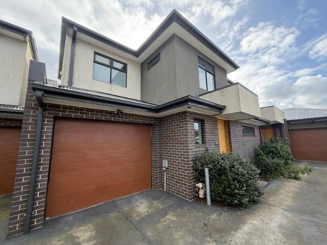 Townhouse for rent in Camerons Creek, Victoria