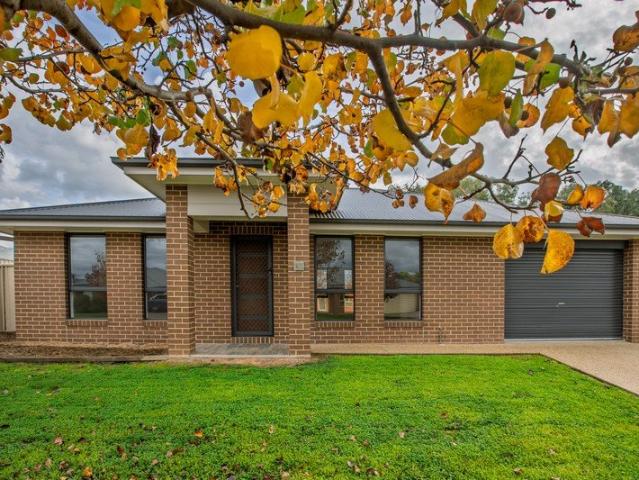 Townhouse for sale in Jindera, New South Wales