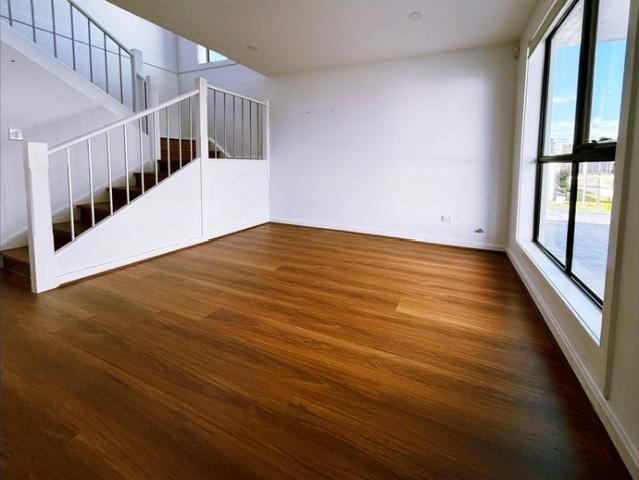 Townhouse for rent in Sydney, New South Wales