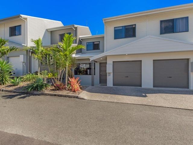 Townhouse for sale in Cannonvale, Queensland