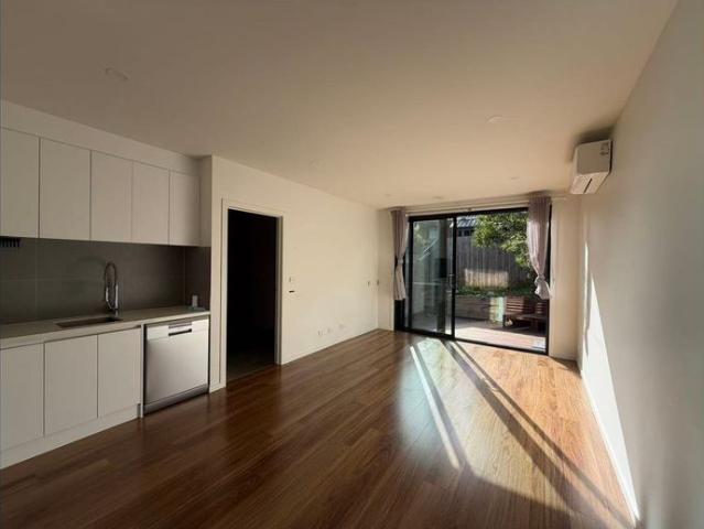 Townhouse for rent in Croydon, Melbourne