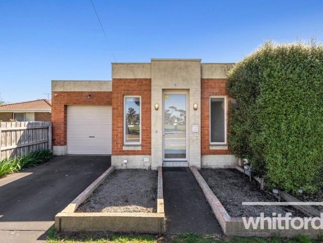 Townhouse for rent in Newtown, Geelong