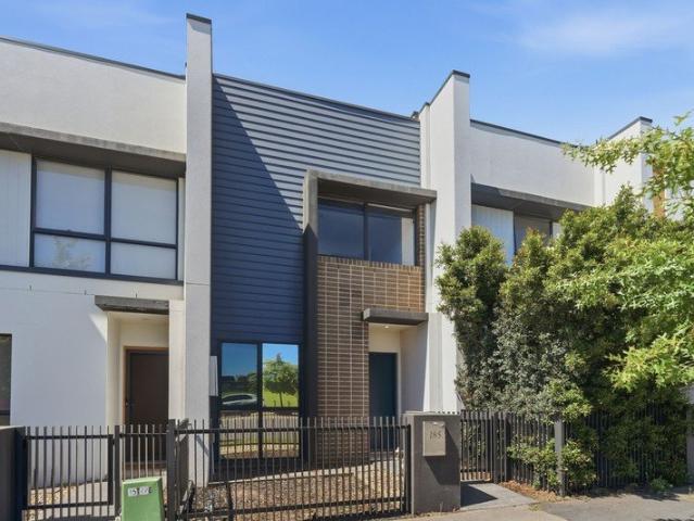Villa for rent in Oran Park, Sydney