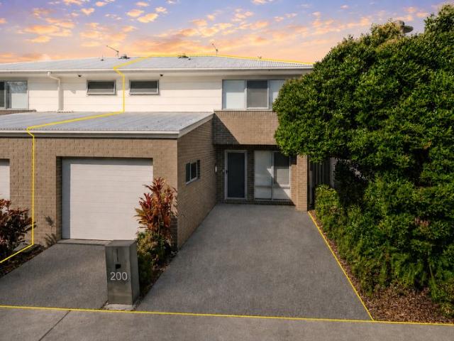 Townhouse for sale in Toombul, Queensland