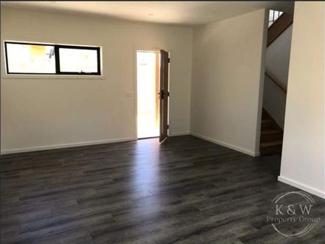 Townhouse for rent in Rosebud, Melbourne