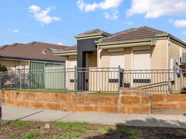 House for rent in Seville Grove, Western Australia