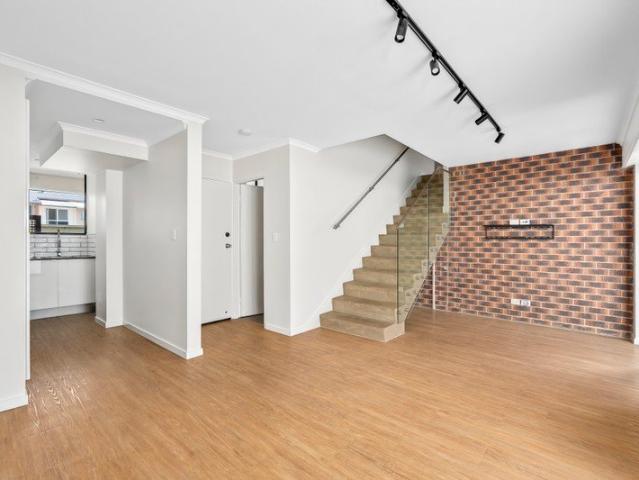 Apartment for sale in Labrador, Gold Coast City