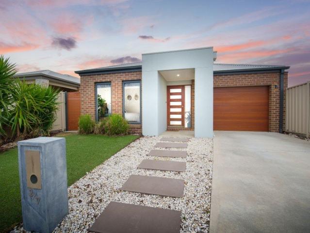 Townhouse for sale in Horsham, Victoria