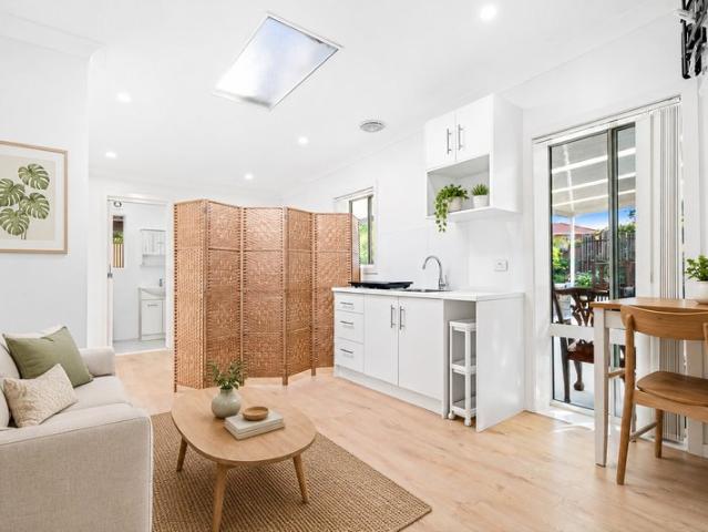 Granny Flat for rent in Sydney, New South Wales
