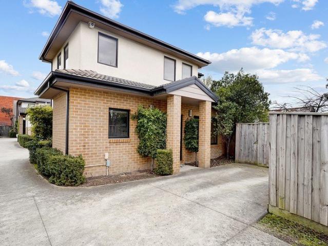 Townhouse for rent in Box Hill North, Melbourne