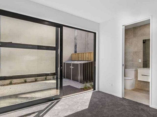 Townhouse for rent in Heathcote, Canterbury