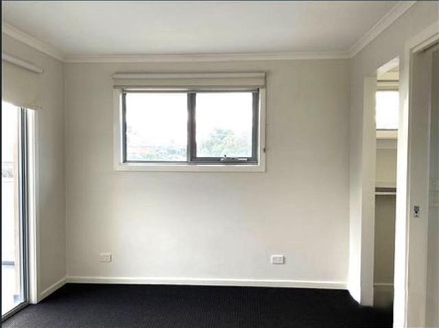 Townhouse for rent in Camerons Creek, Victoria