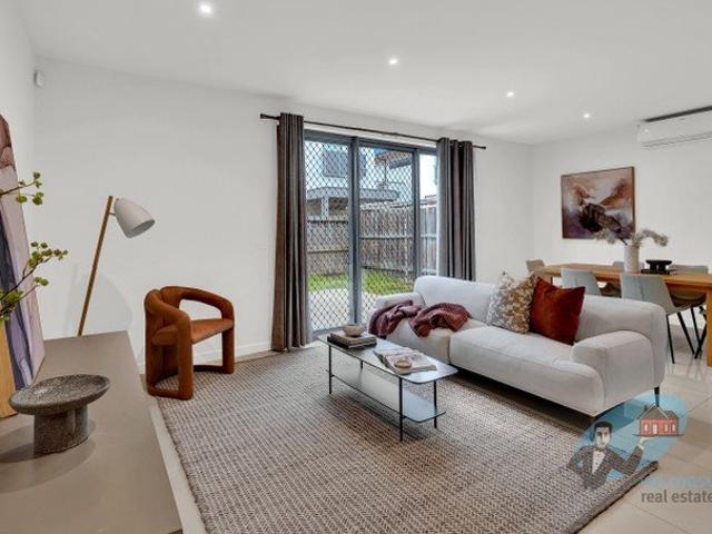 Townhouse for sale in Camerons Creek, Victoria