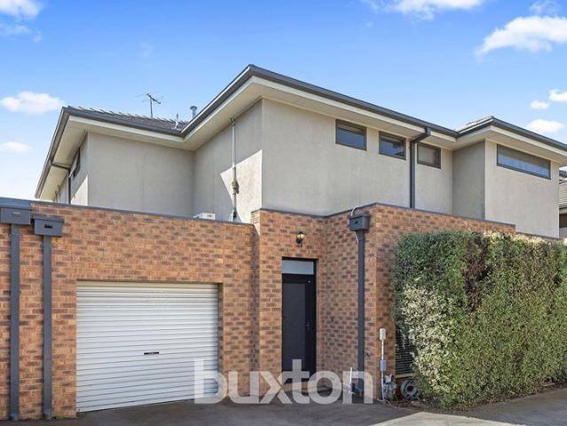 Townhouse for rent in Camerons Creek, Victoria
