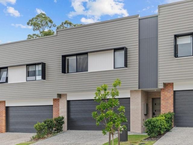 Townhouse for rent in Upper Coomera, Gold Coast City