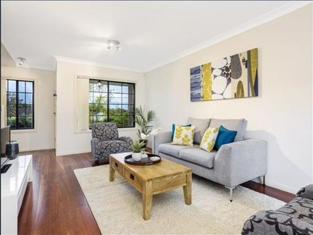 Townhouse for rent in Sydney, New South Wales