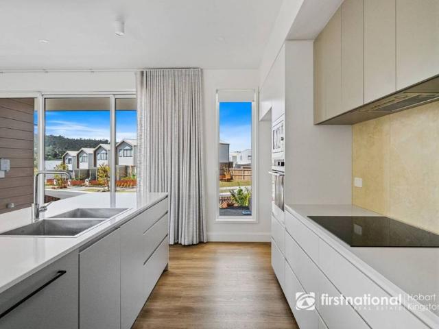 Townhouse for rent in Kingston, Tasmania