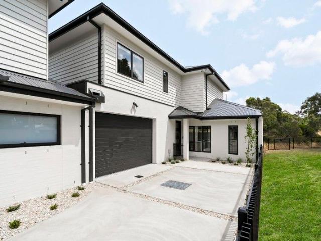 Townhouse for sale in Camerons Creek, Victoria