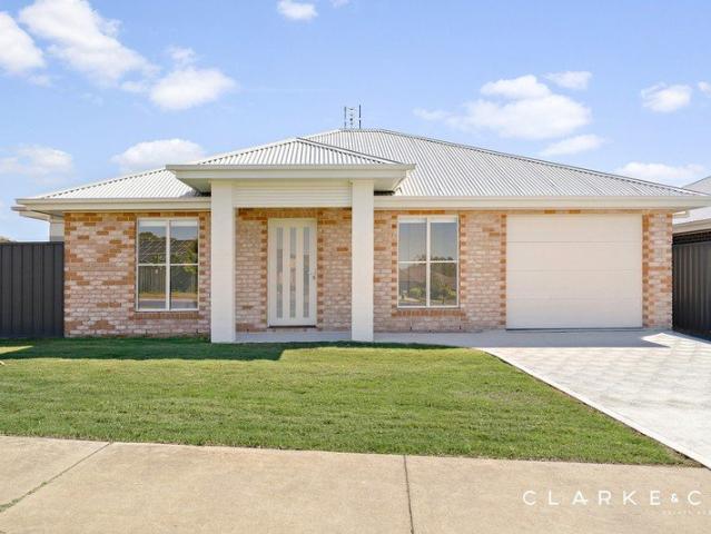 Villa for sale in Rutherford, Newcastle-Maitland