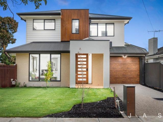 Townhouse for sale in Camerons Creek, Victoria