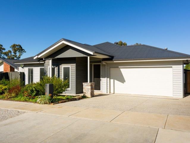 House for rent in Mckenzie Hill, Victoria