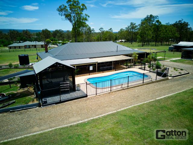 Cottage for sale in Placid Hills, Queensland