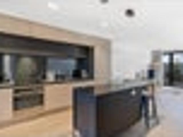 Apartment for sale in Heathcote, Canterbury