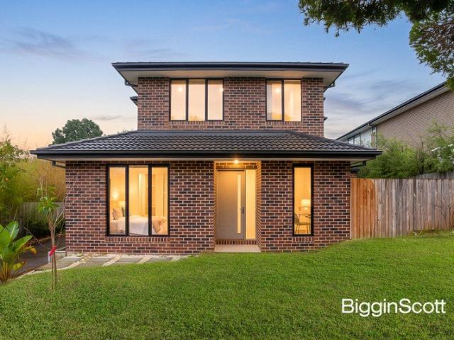 Townhouse for sale in Notting Hill, Melbourne