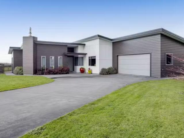 House for sale in Pembroke, Taranaki