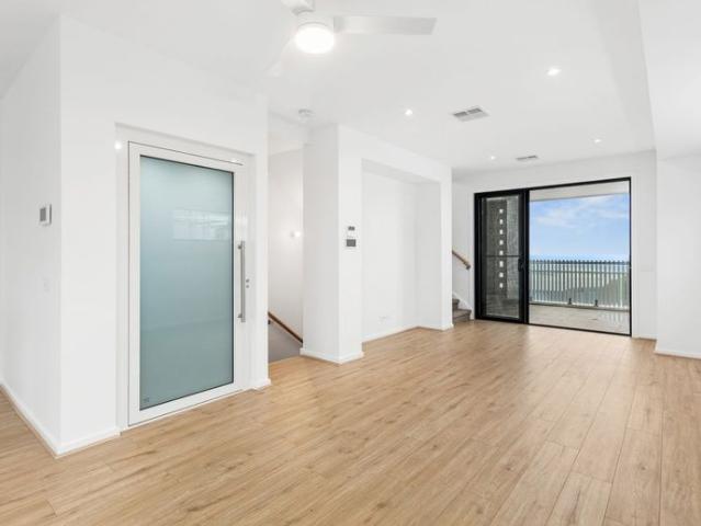 Townhouse for rent in Taperoo, Adelaide