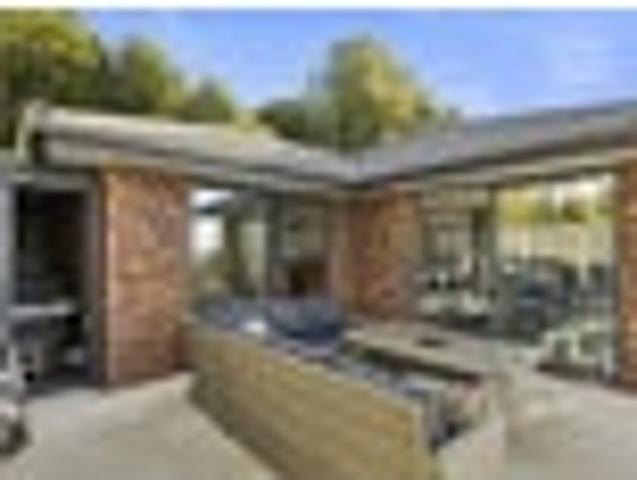 House for sale in Otakou