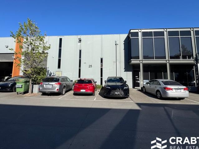 Warehouse for rent in Cheltenham, Melbourne