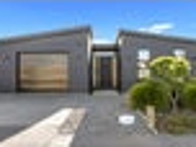 House for sale in Chaslands, Canterbury