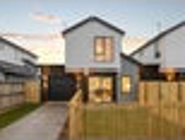 Townhouse for sale in Chaslands, Canterbury