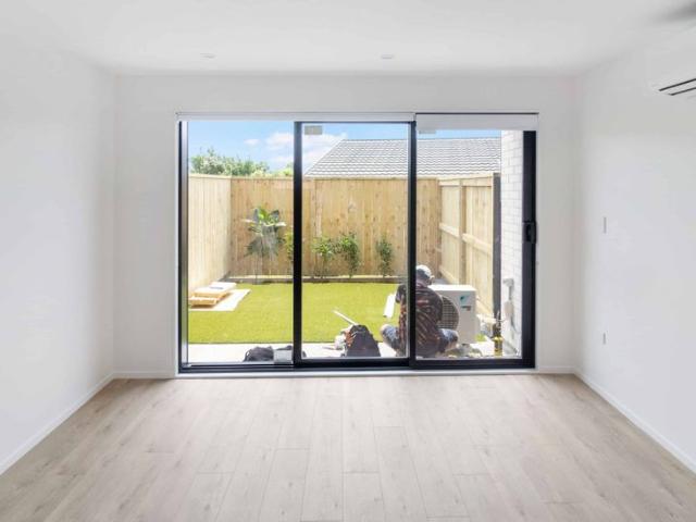 Townhouse for rent in Panmure, Oroua County