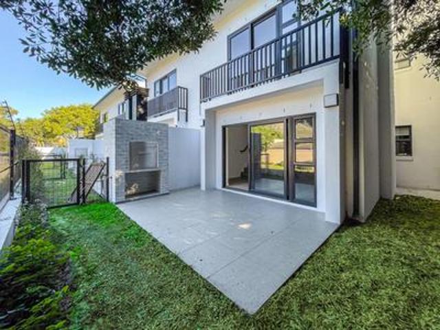 Townhouse for rent in Hout Bay, Western Cape