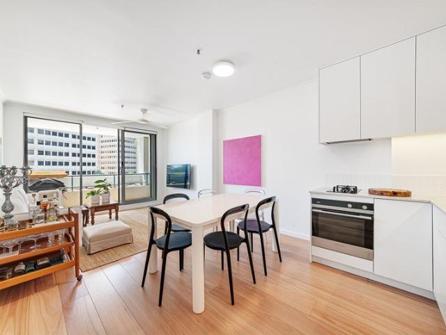 Apartment for rent in Victoria Cross, Sydney