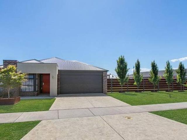 House for rent in Victoria