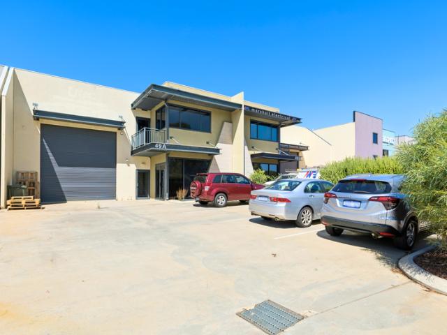 Warehouse for rent in Bibra Lake, Western Australia