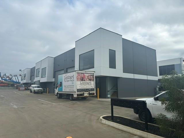 Warehouse for rent in Northpark Estate, Melbourne
