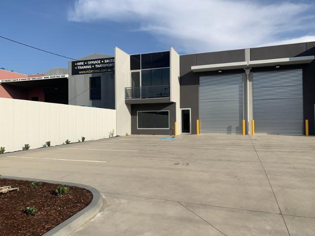 Warehouse for rent in Williamstown