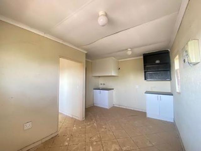 Apartment for rent in Mohlakeng, Gauteng
