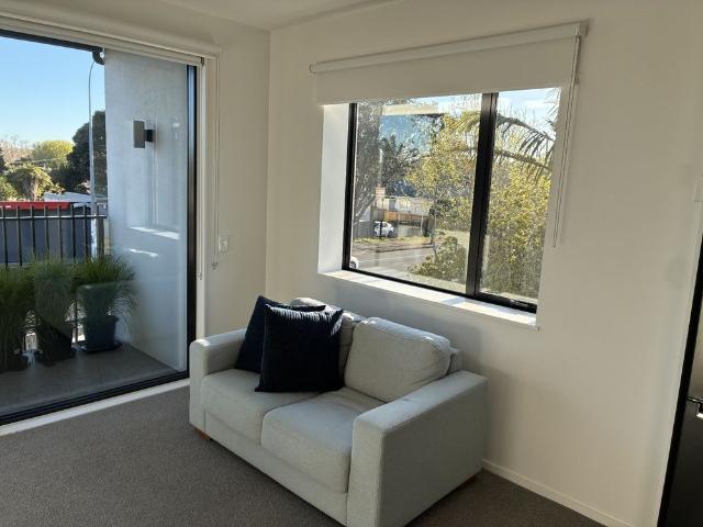 Apartment for rent in Point Chevalier, Albert-Eden