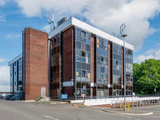 Studio for rent in London Borough of Merton, Collier's Wood